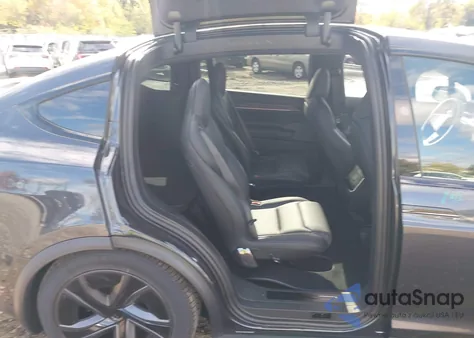 2026 Tesla Model X z USA, uszkodzony, nr VIN 7SAXCBE59TF473264